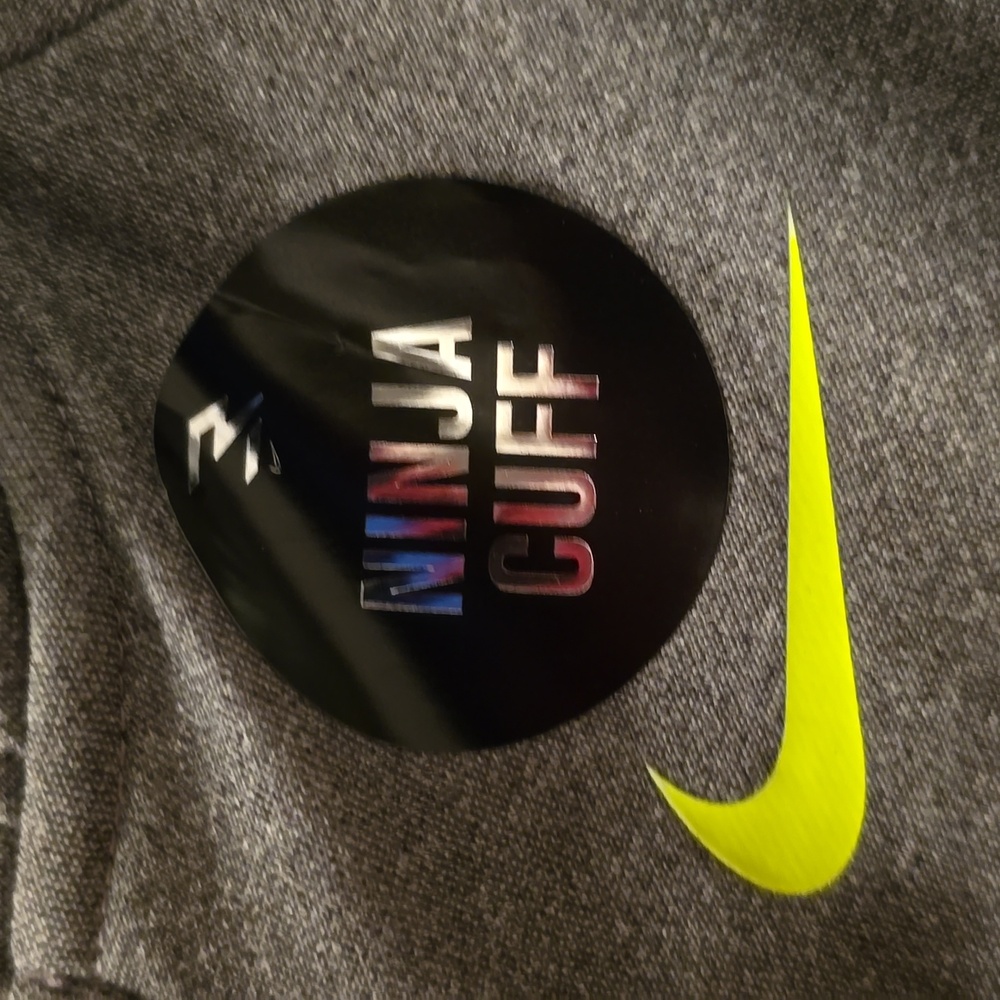 NIKE BOYS GRAY ZIPPERED HOODIE SIZE SMALL - Picture 6 of 14